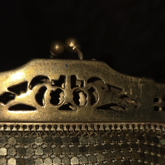 Elegant Gold Mesh Evening Bag - Picture 4 of 8